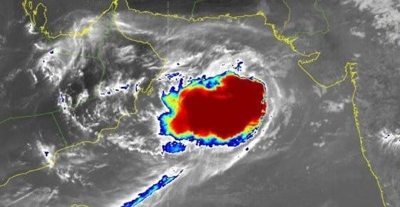 إعصار فايو سلطنة عمان - تقني نت