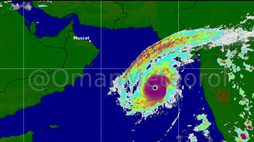 الأرصاد العمانية تصدر التقرير رقم 3 حول آخر أخبار الإعصار كيار - تقني نت سلطنة عمان