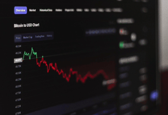 أسباب انخفاض البيتكوين والإيثريوم في التجارة الآسيوية 