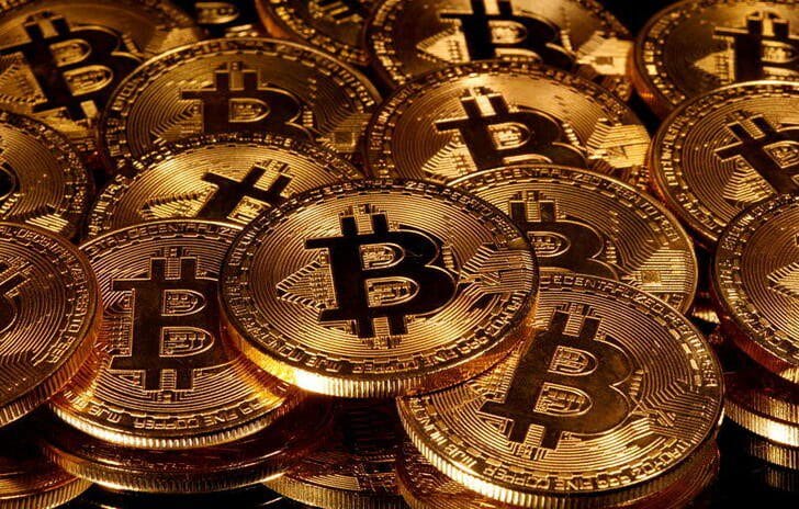ارتفاع البيتكوين فوق 92 ألف دولار لأول مرة