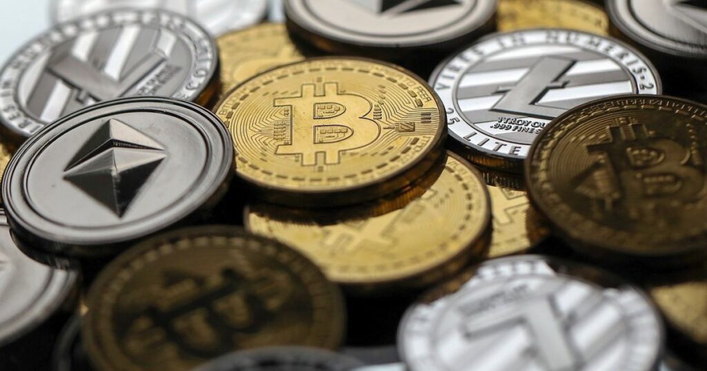 مقاومة سعر البيتكوين عند 105 ألف دولار