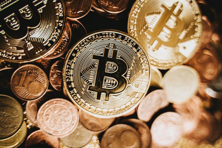 هل سيصل سعر البيتكوين إلى 60 ألف دولار أم 140 ألف دولار