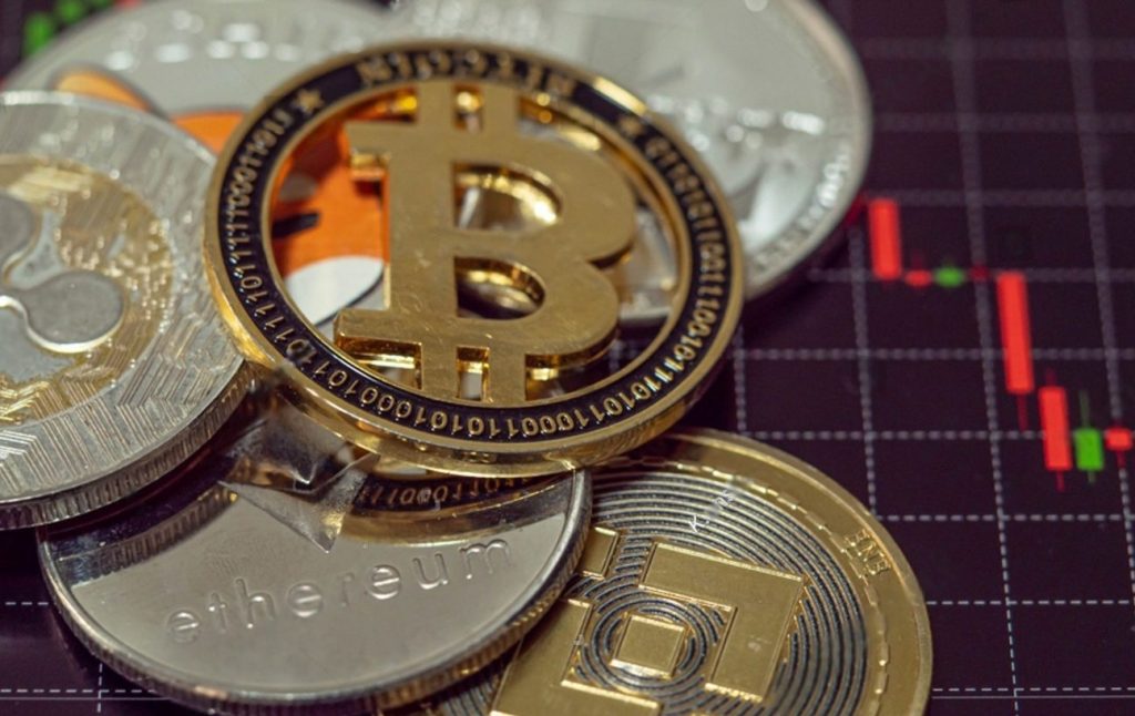 تراجع قوي في سوق الكريبتو بعد بيع بلاك روك مليار دولار من البيتكوين
