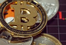 بيتكوين يتعثر قرب 63,400 دولار رغم تفوق تدفقات صناديق ETF